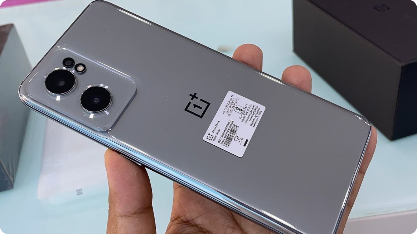 Oneplus Nord 2T Smartphone: मार्केट में तहलका मचाने के लिए आ गया वनप्लस 5G स्मार्टफोन, मिलेगा 8000mAh की बड़ी बैटरी -